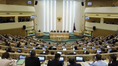 Путин подписал закон об отмене пенсионных надбавок для парламентариев 