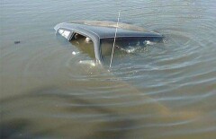 В ВКО утонул автомобиль с ребёнком