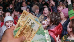 Еңбек министрі көпбалалы отбасылардың бәріне жәрдемақы төлеуді ұсынды