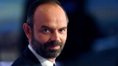 Правительство Франции ушло в отставку