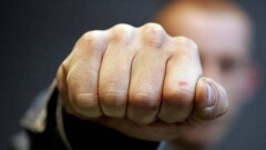 В Шымкенте в присутствии детей жестоко избили 17-летнего подростка