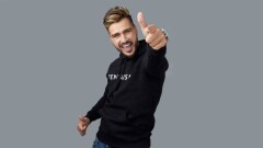 Youtube-блогер "Красава" прилетел в Казахстан, чтобы лично выплатить деньги клиенту Tennisi.kz 