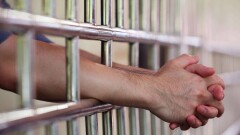 Токаев подписал закон, устанавливающий запрет на УДО для осуждённых за коррупцию