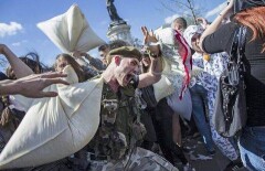 Студентам военной академии США запретили драться подушками