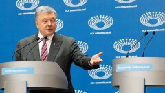 Порошенко не дождался Зеленского на стадионе. Послушать дебаты пришли тысячи человек