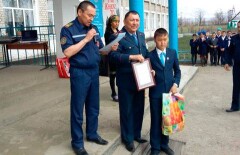 Тонущего мальчика спасли школьники в ВКО