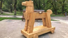 Пропавшее седло с арт-объекта "Рождение седла" в Алматы вернули на место