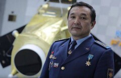 Космонавт Айдын Аимбетов поддержал акцию ко Дню защитника Отечества