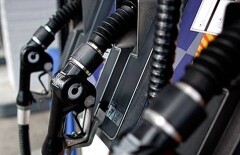 Владельцы АЗС вынуждены "бодяжить" бензин – депутат