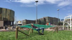 Организаторы Astana ArtFest установили в столице гамаки для отдыха