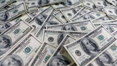Доллар на бирже подешевел ещё почти на два тенге