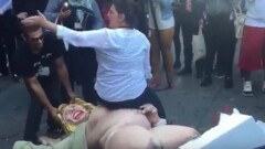 Обнажённая статуя Клинтон спровоцировала драку в Нью-Йорке