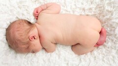 В Алматы проститутка пыталась продать своего третьего ребёнка 