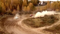 На ралли в Омске гонщик сбил вышку с судьями 