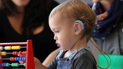 В Актобе родителей глухих детей заставляют сдавать слуховые аппараты 