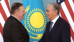 Токаев и Помпео обсудили меры по сдерживанию пандемии Covid-19