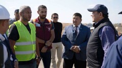 Аким Атырауской области ознакомился с ходом дорожных работ на трассе Атырау – Астрахань