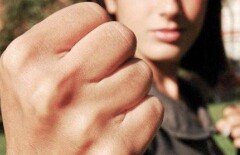 Девушка-секьюрити обезвредила пьяных дебоширов в Шымкенте