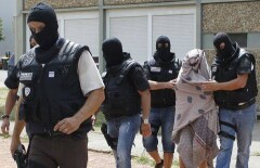 Спецслужбы недоследили за участником теракта во Франции 