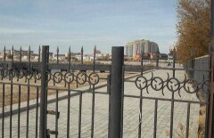Жители Атырау в суде требуют снести забор госрезиденции