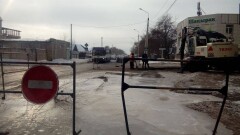 Улицы Павлодара вновь топит из-за порыва водопровода