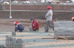 Москвичи построили фонтан в Уральске