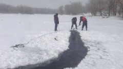 Трое суток спасатели ВКО ищут провалившегося под лёд мальчика 