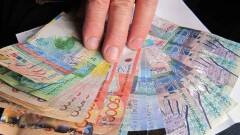 Житель Шымкента прославился, вернув борсетку с двумя миллионами тенге 