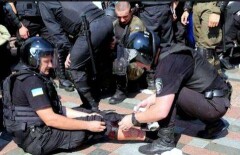 В Киеве возле здания парламента прогремел взрыв: пострадало полсотни человек