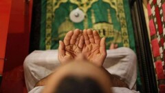 Бекшин запретил коллективные намазы в мечетях Алматы