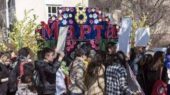 Феминистки устроили марш в центре Бишкека