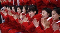 КНДР отправила в Пхёнчхан болельщиц, призывающих к единству Кореи