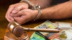 Замакима района в Алматы заставят отработать 100 часов за хищение 121 млн тенге