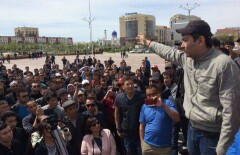 Митинг в Атырау - проявление демократии, считают казахстанцы