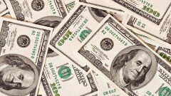 Курс доллара на бирже превысил 380 тенге