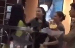 В Интернете появилось видео драки девушек в одном из ресторанов Алматы