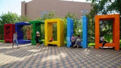 На Арбате в Астане установили скамейки в виде названия столицы