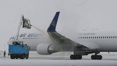 В КГА прокомментировали инцидент с выкатившимся самолётом Air Astana