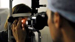 Что такое лазерный пинцет? Объясняем открытие лауреатов Нобелевской премии в 100 и 500 словах