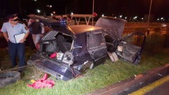 В Алматы байговавший водитель Volkswagen снёс два столба и забор