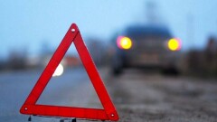 Три человека погибли при столкновении легковушки с КамАЗом в Мангистауской области