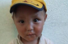 В Усть-Каменогорске четвёртый день не могут найти родителей маленького мальчика