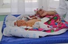 ВИЧ-инфицированная карагандинка, отвергавшая все способы лечения, родила ребёнка