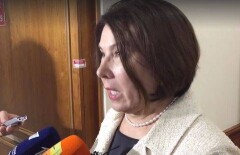 После скандальных заявлений депутат Карагусова стала объектом насмешек в казнете 