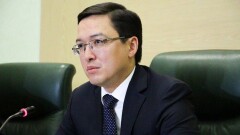 Приостановление лицензий двух банков прокомментировал Данияр Акишев