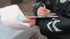 Депутат предложил запретить полицейским оформлять штрафы в служебной машине