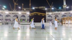 Власти Саудовской Аравии впервые с марта открыли главную мечеть в Мекке для молитв