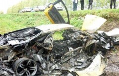 В ЮКО перевернулся и взорвался автомобиль