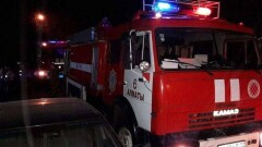 Около 50 человек эвакуировали спасатели из горящего дома в Алматы