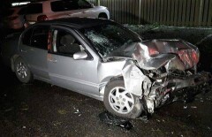 В Алматы лихач на Nissan сгрёб три авто и пешехода у кафе
